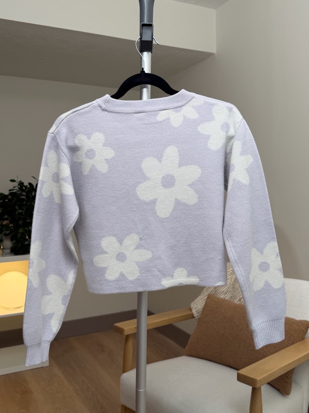 Women’s | H&M Floral Knit Sweater, Lavender | Size XS/S (Fits Oversized Crop) - Picture 2 of 4